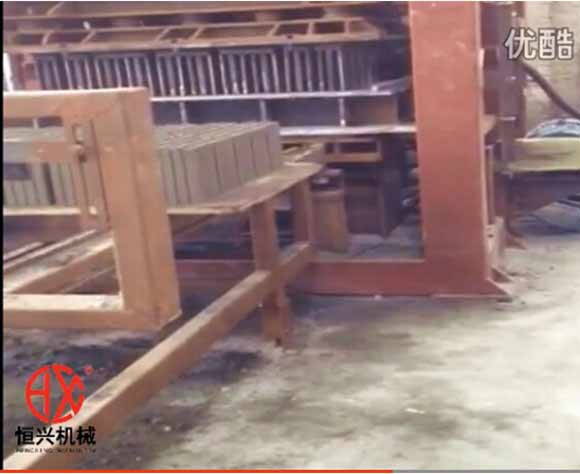 六孔磚(zhuān)機 恒(héng)興(xìng)多(duō)孔磚(zhuān)液壓(yā)磚機(jī)